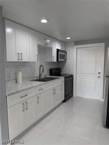 5317 Fleming ST, Naples, FL 34113