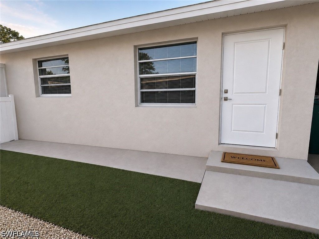 5317 Fleming ST, Naples, FL 34113