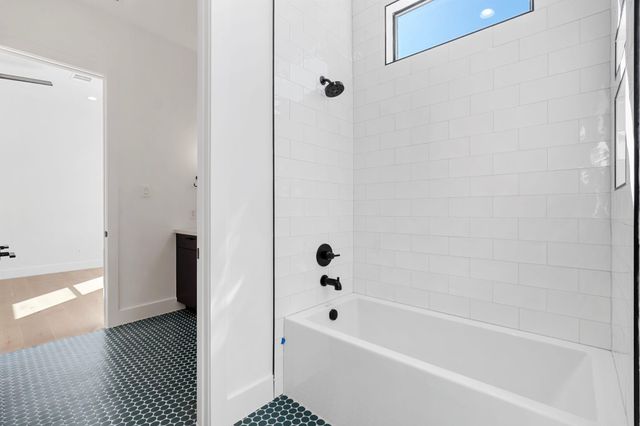 1226 Du Barry Lane, Houston, TX 77018