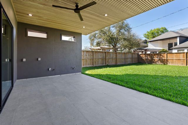 1226 Du Barry Lane, Houston, TX 77018