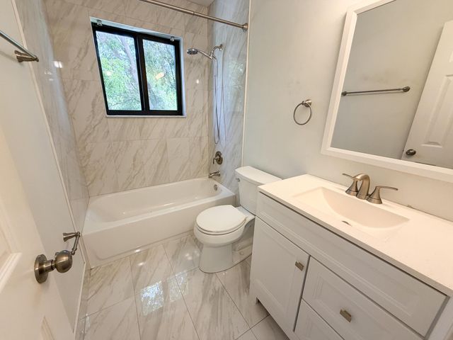 241 SE 11th Avenue 241a, Pompano Beach, FL 33060