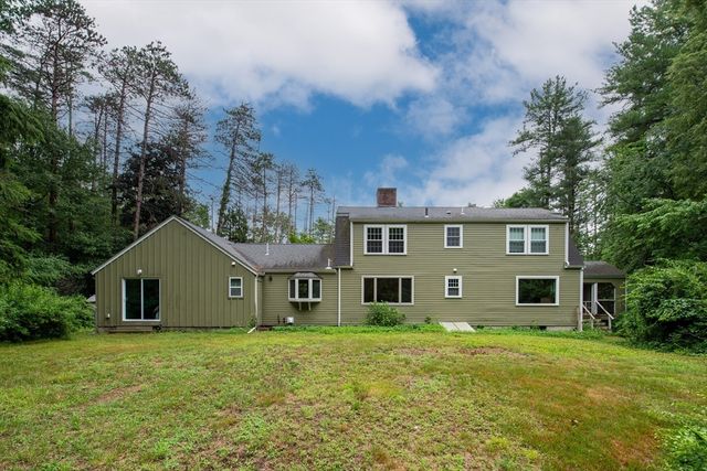 2 Pinehurst Dr, Boxford, MA 01921