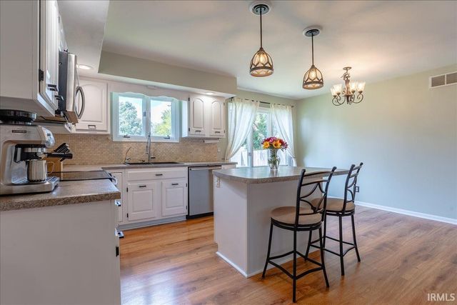 5588 Sherwood Court, Newburgh, IN 47630
