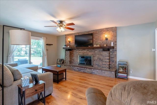 5588 Sherwood Court, Newburgh, IN 47630