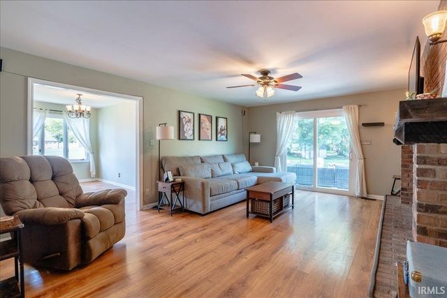 5588 Sherwood Court, Newburgh, IN 47630
