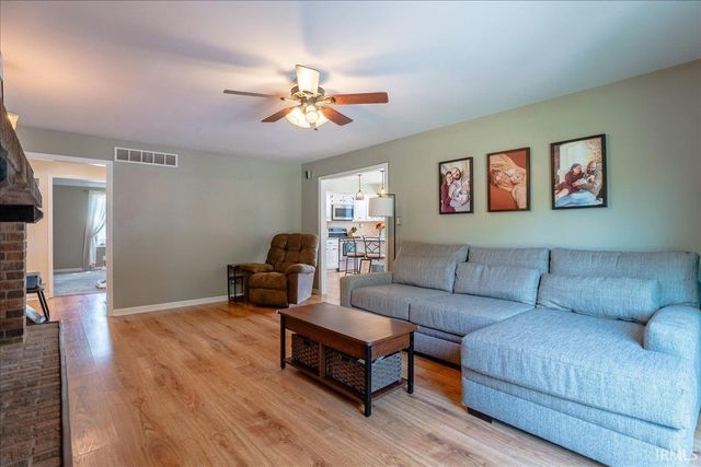 5588 Sherwood Court, Newburgh, IN 47630