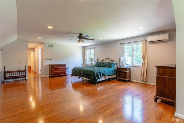 5588 Sherwood Court, Newburgh, IN 47630