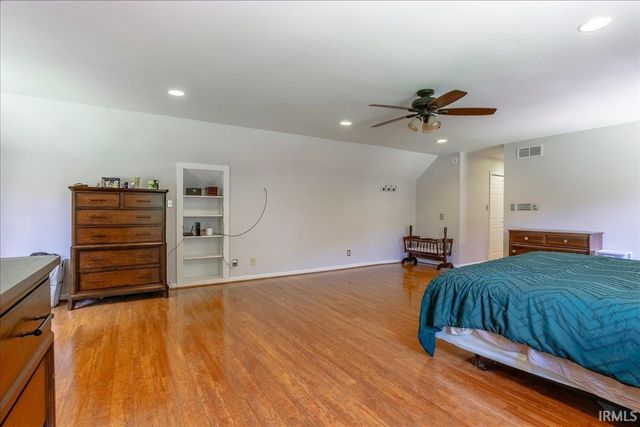 5588 Sherwood Court, Newburgh, IN 47630
