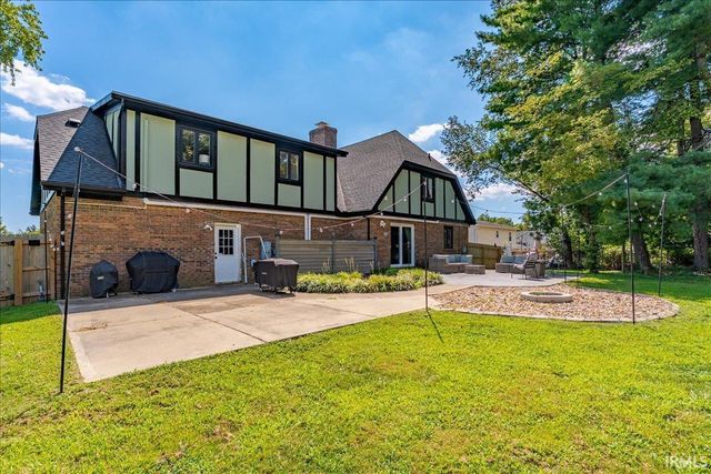 5588 Sherwood Court, Newburgh, IN 47630