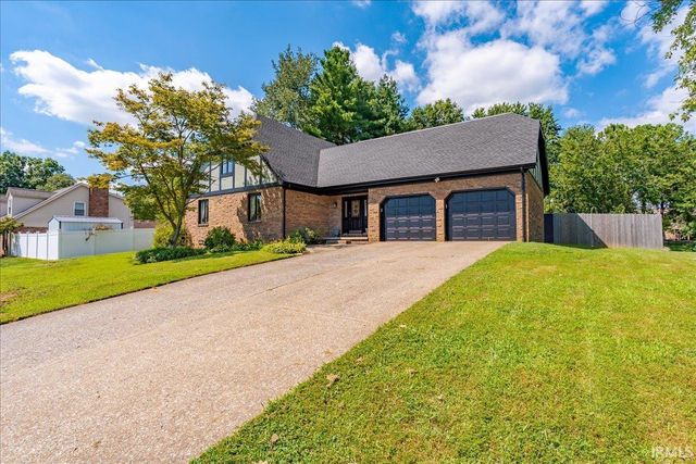 5588 Sherwood Court, Newburgh, IN 47630