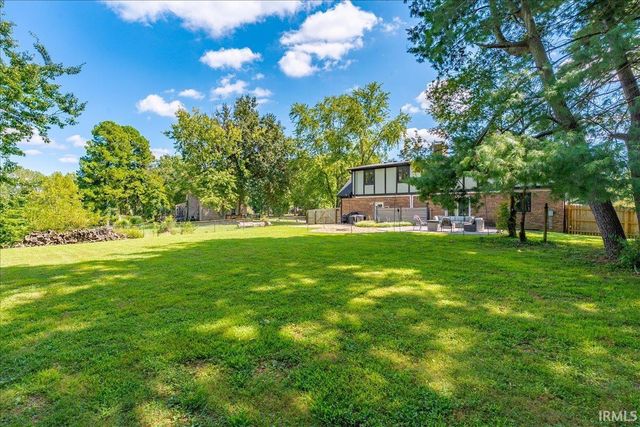5588 Sherwood Court, Newburgh, IN 47630