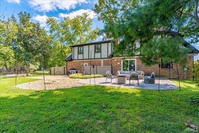 5588 Sherwood Court, Newburgh, IN 47630