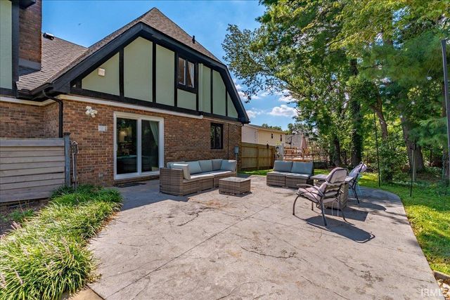 5588 Sherwood Court, Newburgh, IN 47630