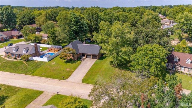 5588 Sherwood Court, Newburgh, IN 47630