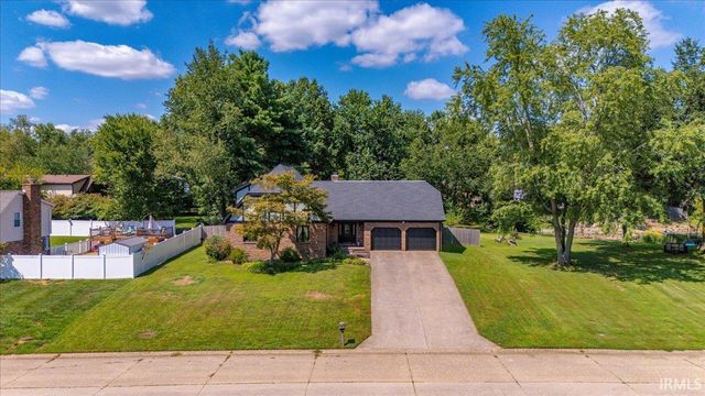 5588 Sherwood Court, Newburgh, IN 47630