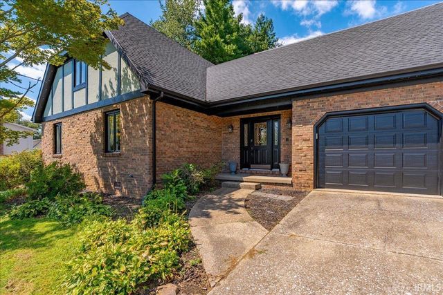 5588 Sherwood Court, Newburgh, IN 47630