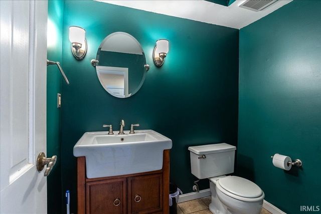 5588 Sherwood Court, Newburgh, IN 47630