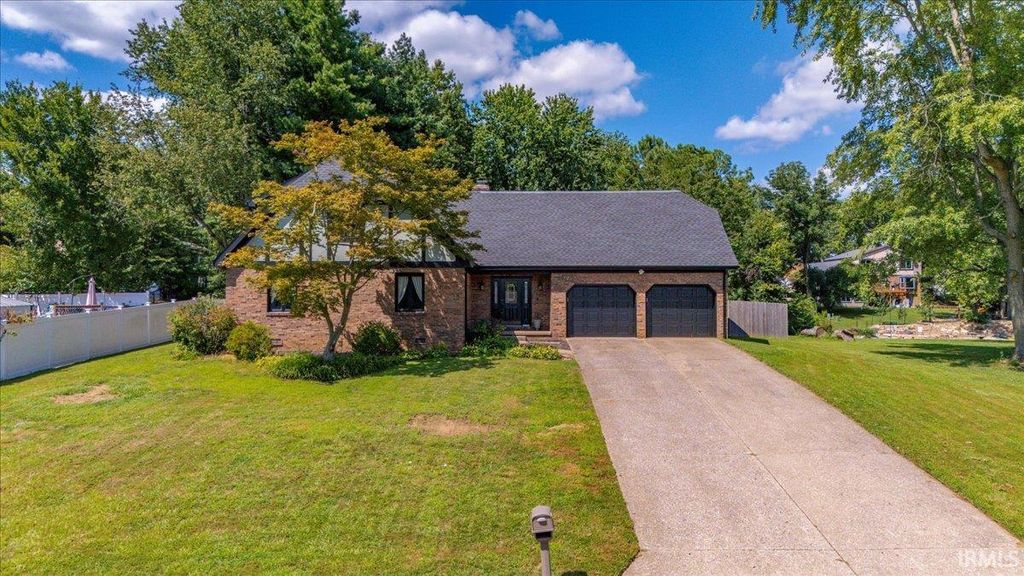 5588 Sherwood Court, Newburgh, IN 47630