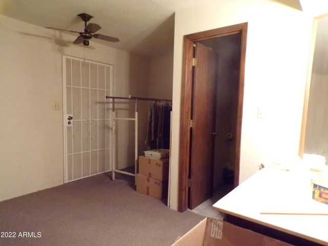 12 E SILVER KING Road, Queen Valley, AZ 85118