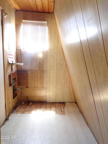 12 E SILVER KING Road, Queen Valley, AZ 85118