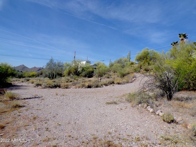 12 E SILVER KING Road, Queen Valley, AZ 85118