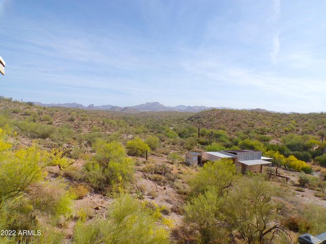 12 E SILVER KING Road, Queen Valley, AZ 85118