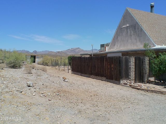 12 E SILVER KING Road, Queen Valley, AZ 85118