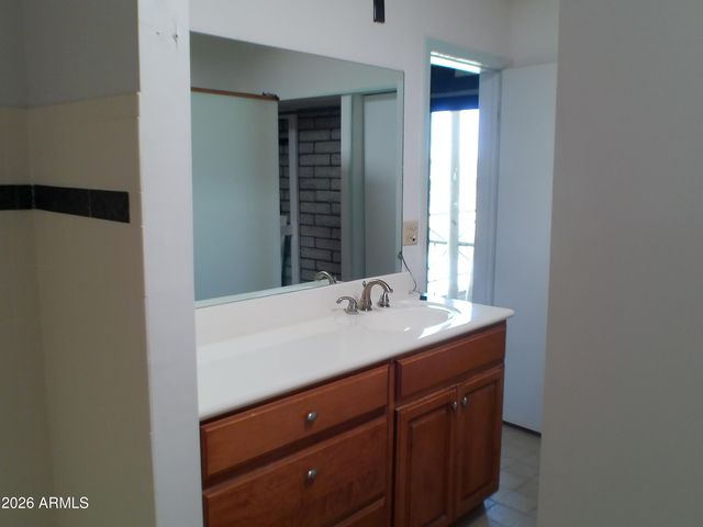 12 E SILVER KING Road, Queen Valley, AZ 85118