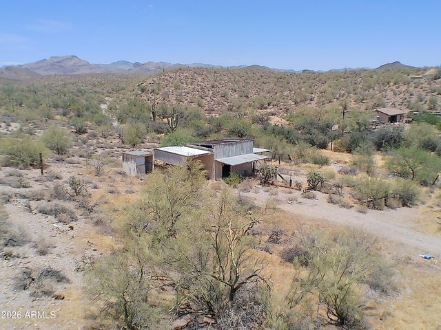 12 E SILVER KING Road, Queen Valley, AZ 85118
