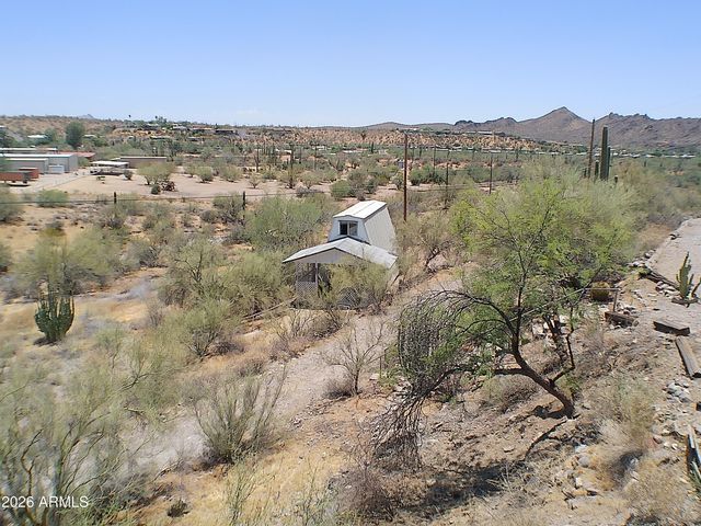 12 E SILVER KING Road, Queen Valley, AZ 85118