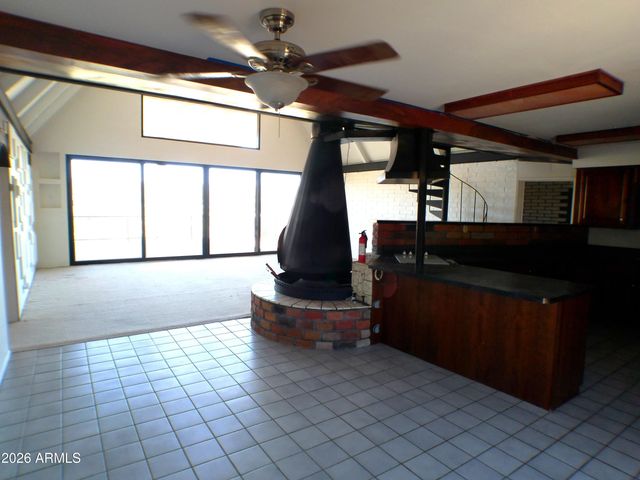 12 E SILVER KING Road, Queen Valley, AZ 85118