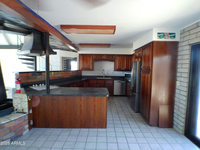 12 E SILVER KING Road, Queen Valley, AZ 85118