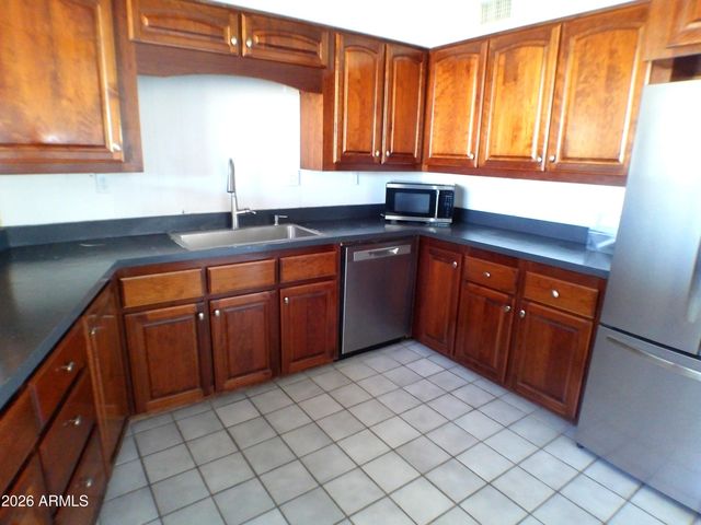 12 E SILVER KING Road, Queen Valley, AZ 85118