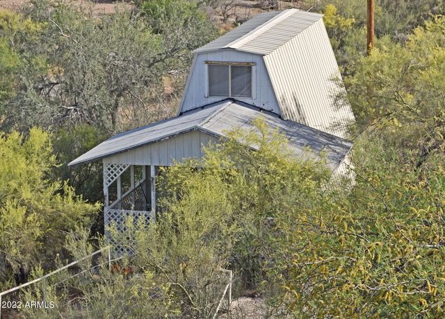 12 E SILVER KING Road, Queen Valley, AZ 85118