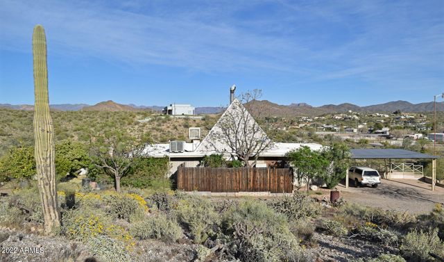 12 E SILVER KING Road, Queen Valley, AZ 85118