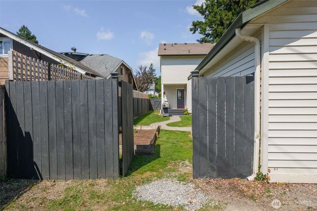 227 S Macleod Avenue, Arlington, WA 98223