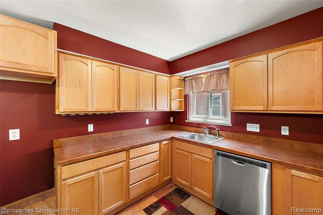 9961 Merriman Road, Livonia, MI 48150
