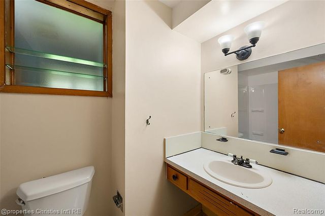 9961 Merriman Road, Livonia, MI 48150