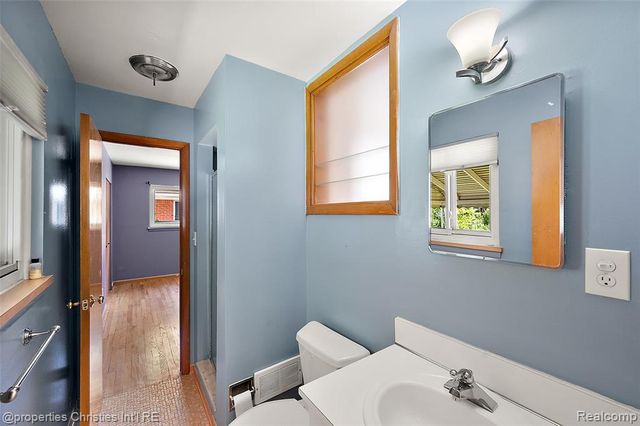 9961 Merriman Road, Livonia, MI 48150