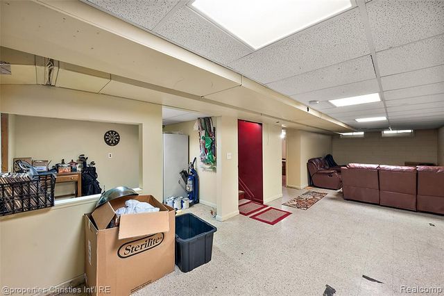 9961 Merriman Road, Livonia, MI 48150