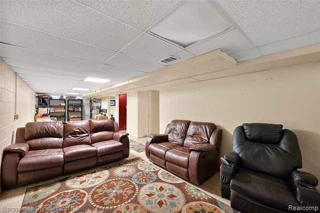 9961 Merriman Road, Livonia, MI 48150