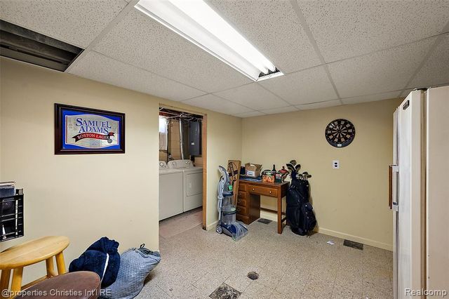 9961 Merriman Road, Livonia, MI 48150