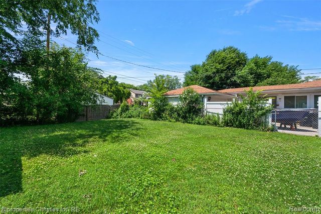 9961 Merriman Road, Livonia, MI 48150