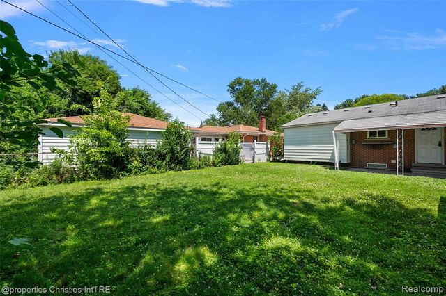 9961 Merriman Road, Livonia, MI 48150
