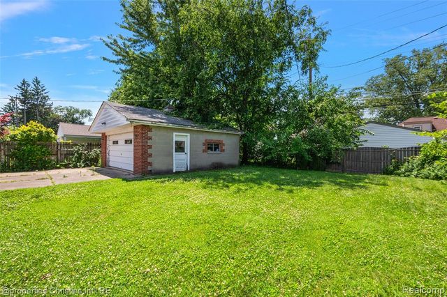 9961 Merriman Road, Livonia, MI 48150
