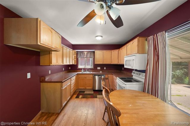 9961 Merriman Road, Livonia, MI 48150