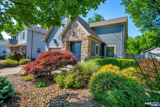 61 Surrey Lane, Bergenfield, NJ 07621