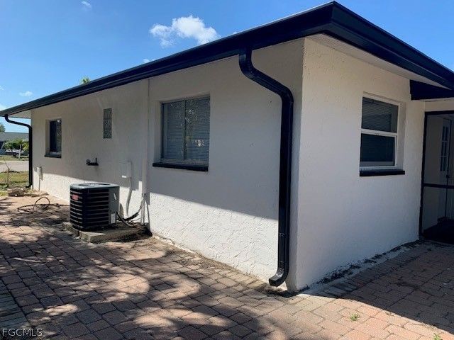 11296 Summerwinds CT, Fort Myers, FL 33908