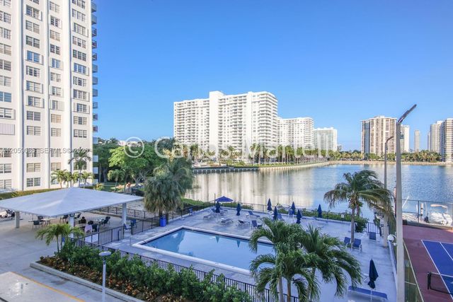 2780 NE 183rd Street 901, Aventura, FL 33160