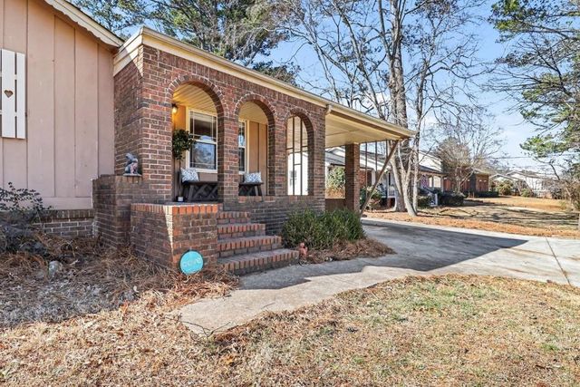 409 Cole SW Drive, Lilburn, GA 30047